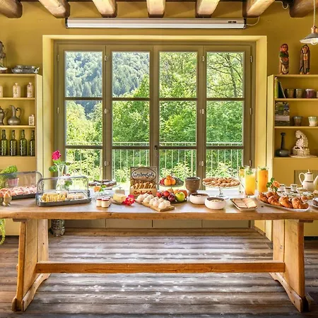 فندق La Bursch 4*